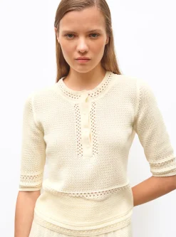 top délicat maille crochet