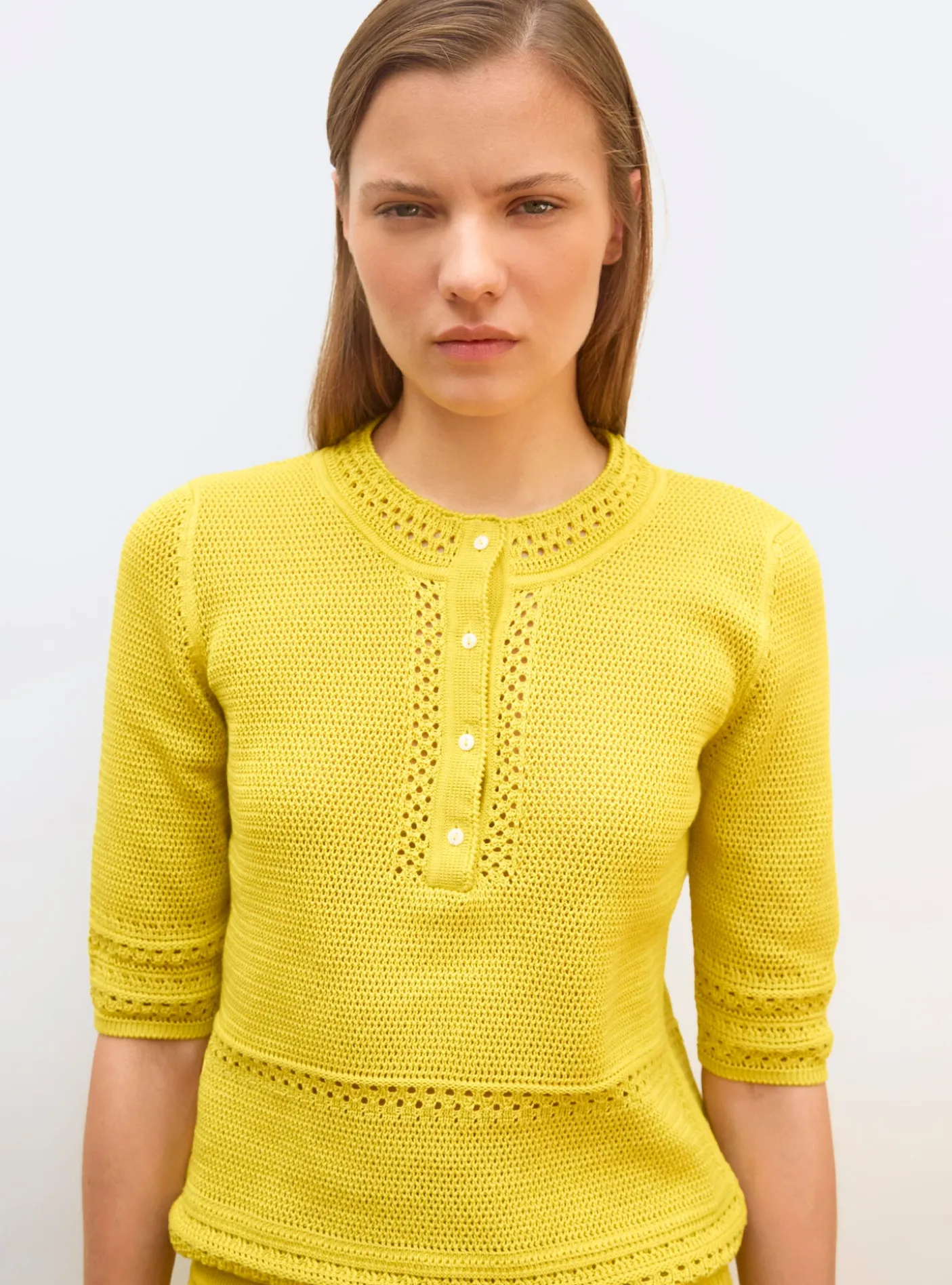 top délicat maille crochet