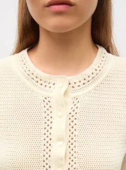 top délicat maille crochet