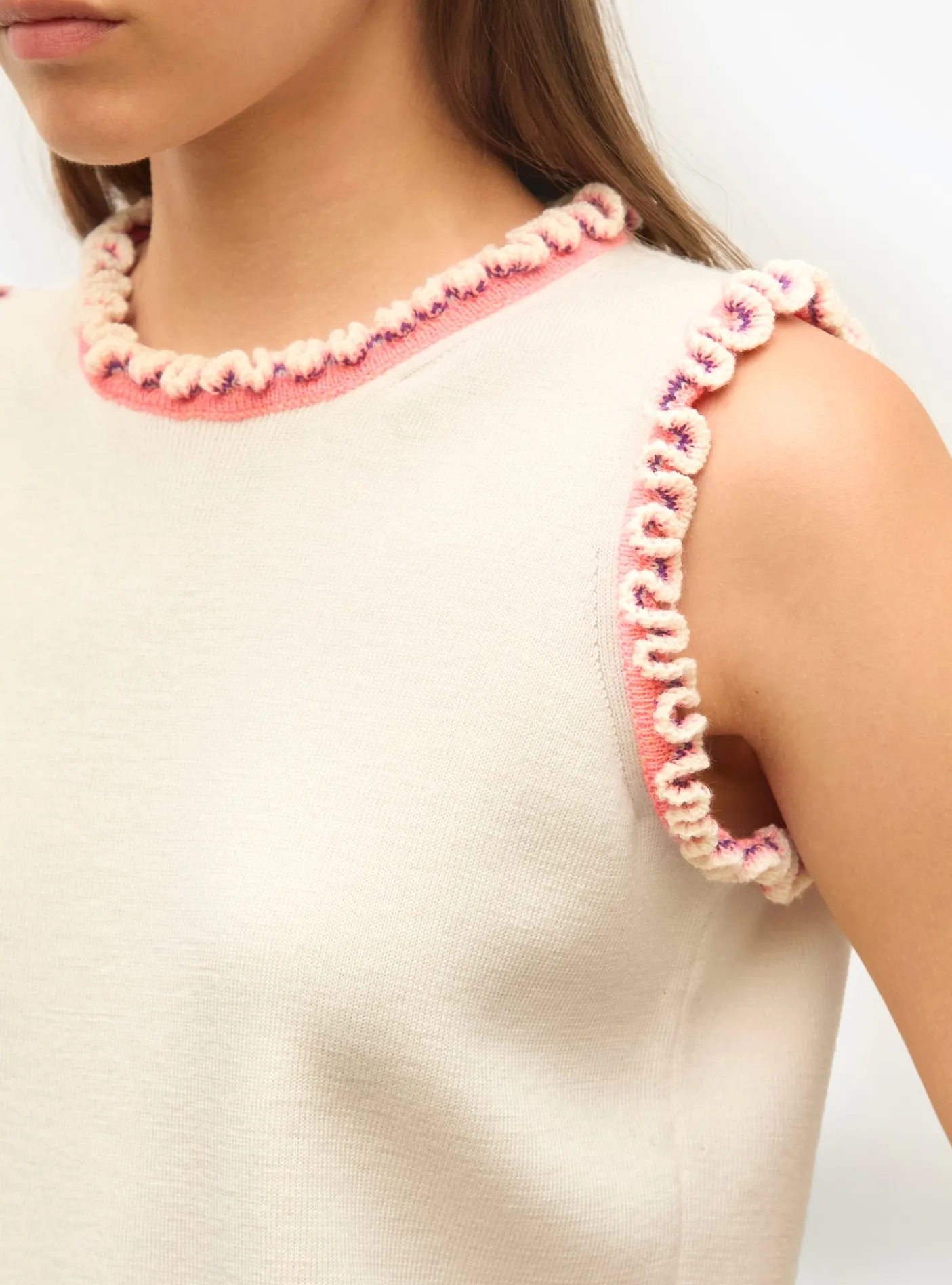 top maille à mini volants