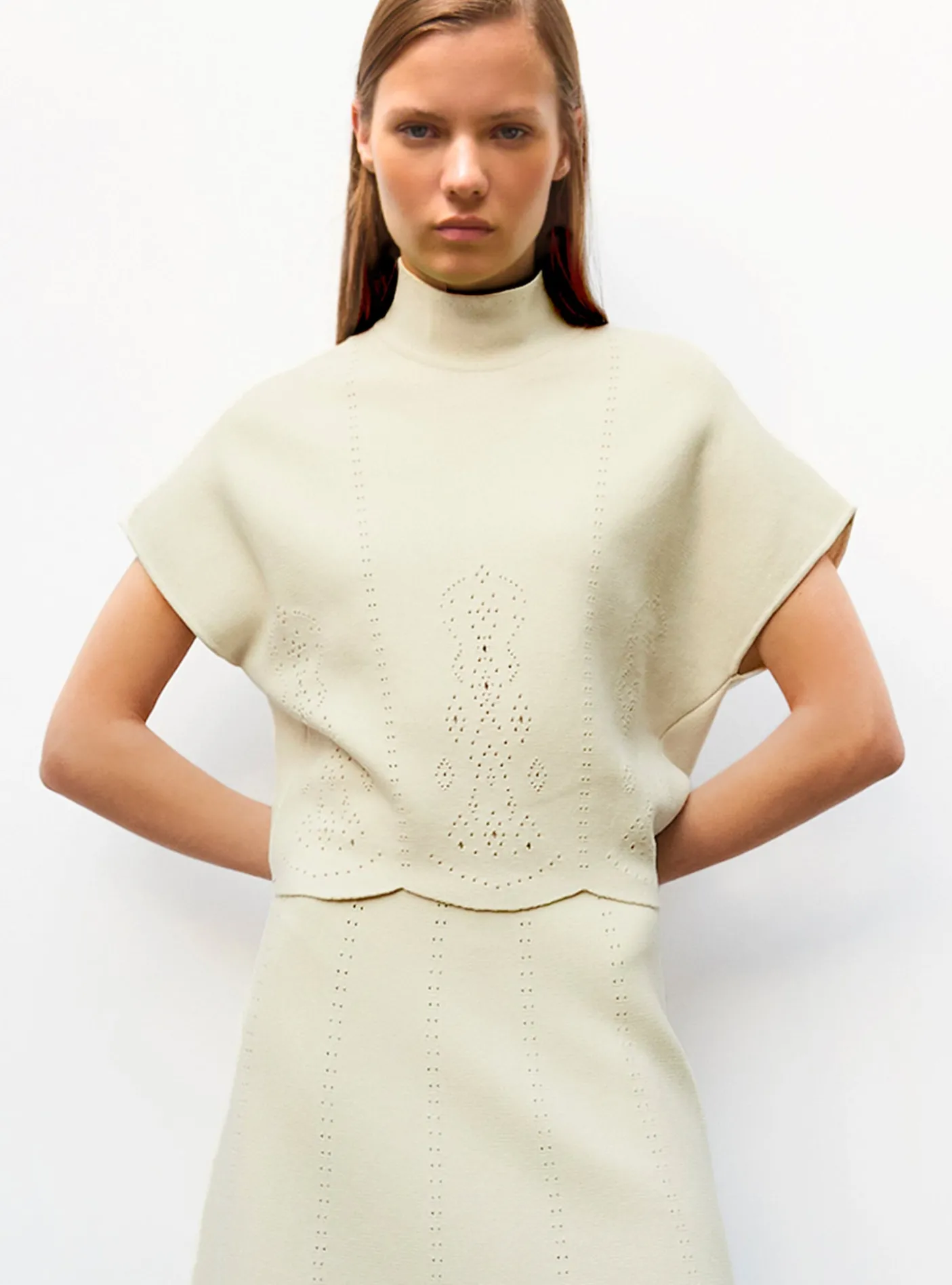 top maille broderie anglaise